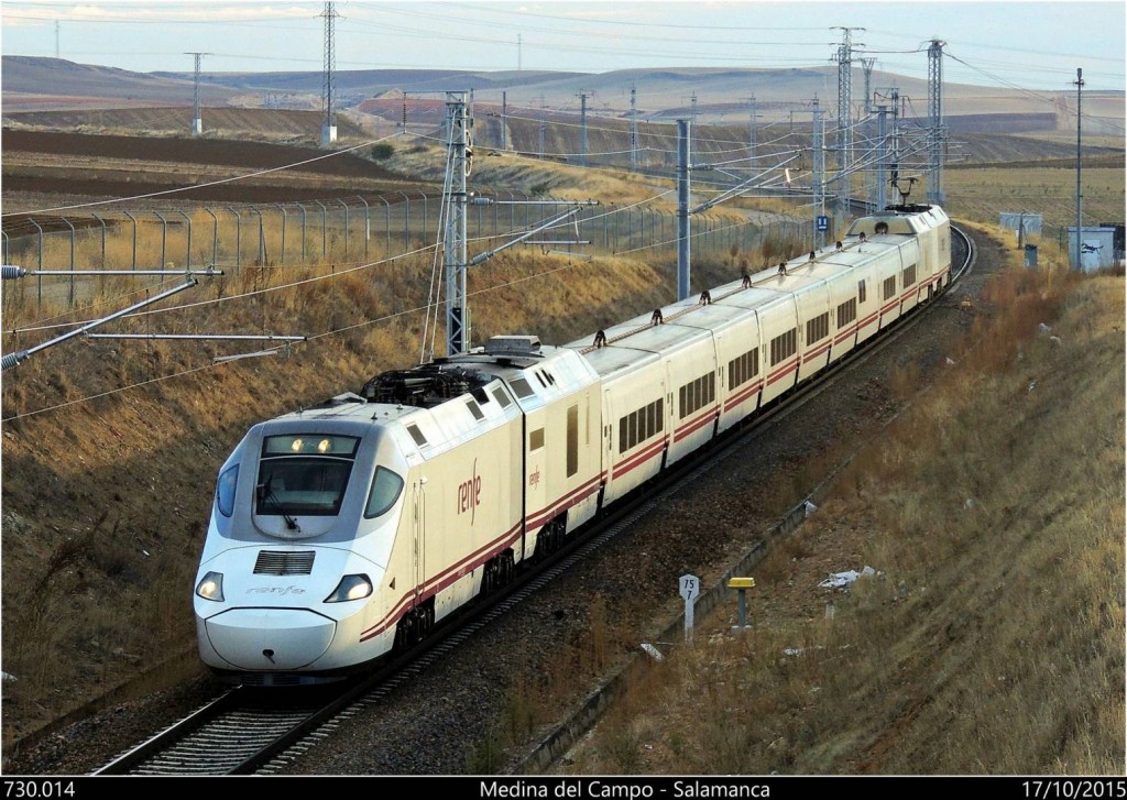 El 730-014 camino de Salamanca estrenando la electrificación. Foto: Trenes 2000.