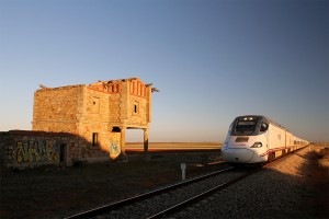 Un Alvia 730 en las proximidades de Zamora, haciendo el servicio del Frankenstein 04155. Foto: rbrtsch.