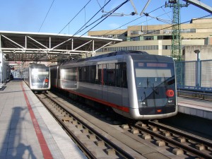 Dos trenes de la serie 550 en la estación de Bolueta. Foto: Daniel Erler (Reveal).