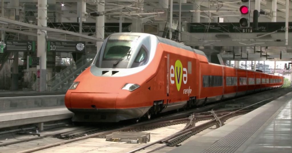Renfe presenta el Eva, el smart train low cost que unirá Madrid y Barcelona