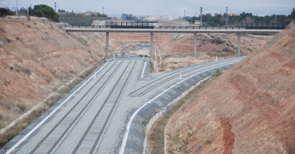 Extremo Norte de la Variante de Vandellós, desde donde sale el ramal en vía única hacia la línea Reus-Tarragona. Foto: Alpasi.
