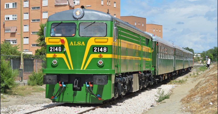 Tren de Alsa Raíl por el ramal de Villaverde a Orcasitas. Foto (CC BY NC SA): Furby trenes