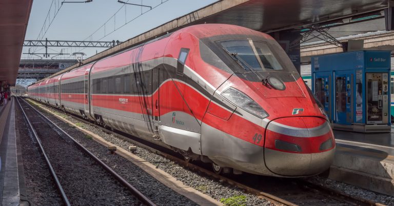 ETR 1000, como los que ILSA usará en España, estacionado en Roma Termini Foto (CC BY SA) Rsa