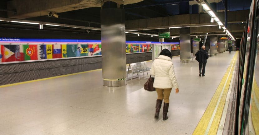 Andén de la línea 8 en Feria de Madrid, estación desde la que saldrá la línea de metro a Valdebebas. Foto: Dracenae.