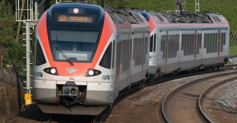 Doble de Stadler Flirt de la operadora alemana VIAS prestando el servicio RheingauExpress. CC BY SA DXR.jpg