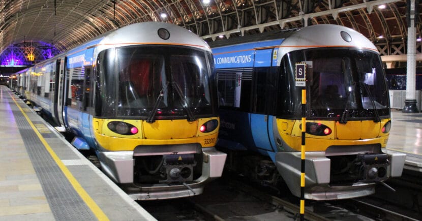 Dos composiciones de la serie 332 en la estación de Paddington. Foto: SavageKiera.