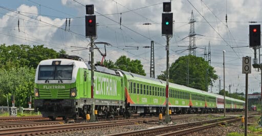Tren de Flixtrain circulando por Alemania