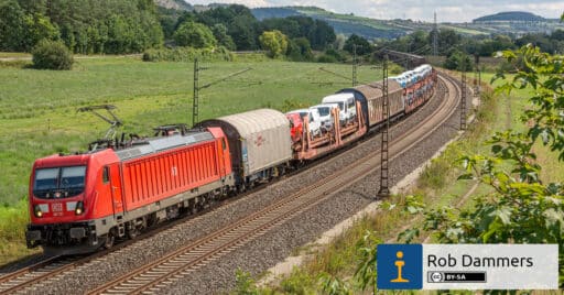 Tren de mercancías de la DB Cargo con una locomotora de la serie 187 en cabeza como la que se va a emplear en la prueba.