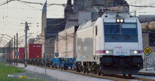 Tren portacontenedores de OPDR operado por Renfe Mercancías pasando por Getafe. FURBYTRENES.