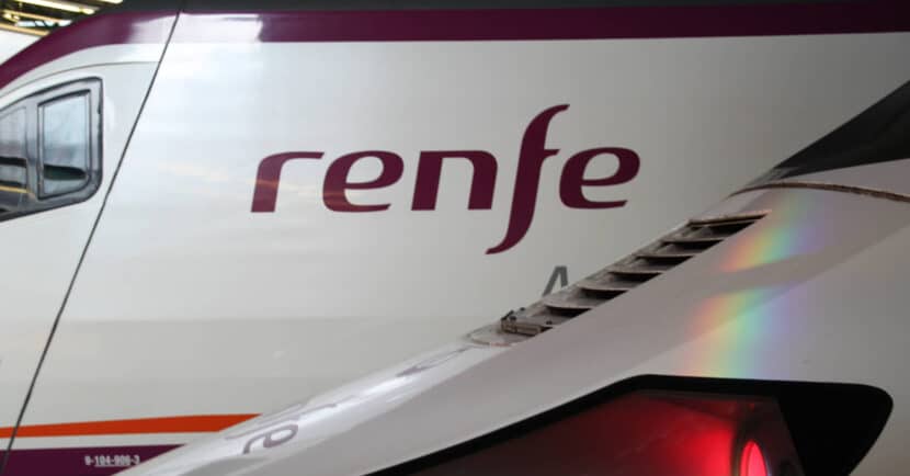 Trenes de Renfe estacionados en Atocha. DRIEK.