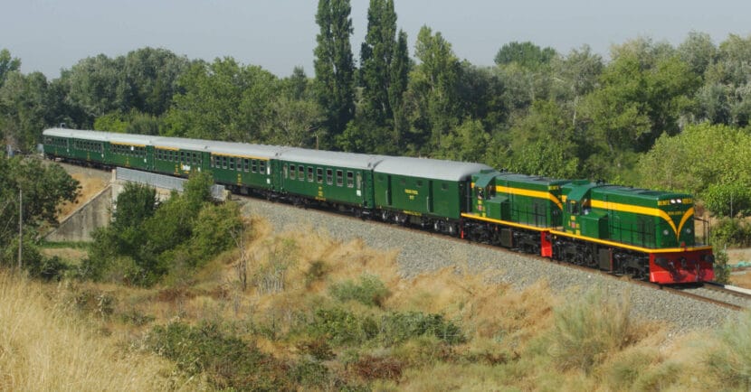 El Tren dels Llacs camino de La Puebla. DANIEL LUIS GÓMEZ ADENIS.