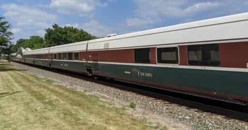 Las dos composiciones de Talgo 6 del Estado de Washington durante un traslado en agosto de 2020. RAILSR4ME.