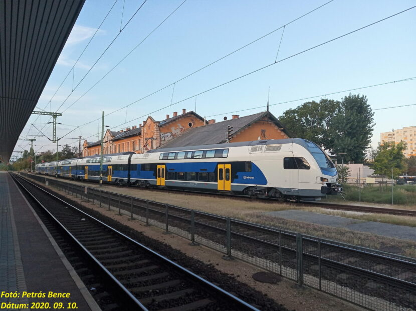 Stadler KISS 160 de MÀV en Budapest. PETRÁS BENCE.