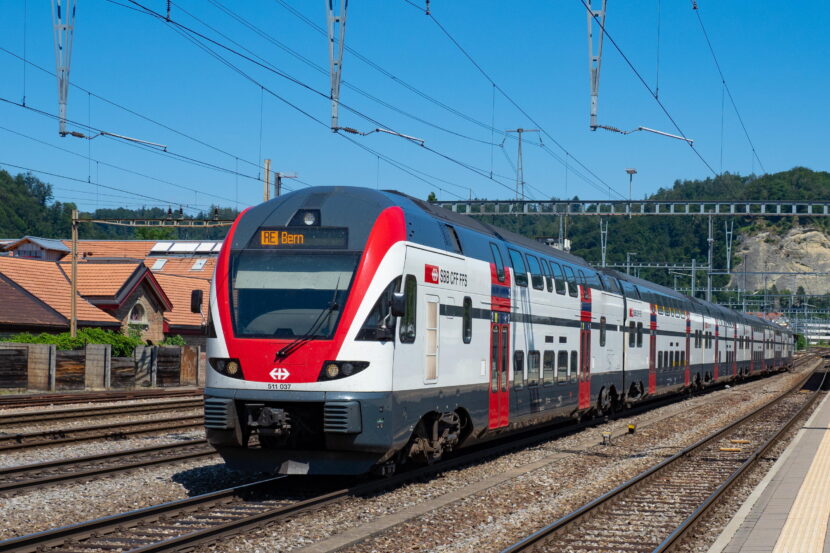 Stadler KISS 160 de la SBB en Burgdorf (Berna). MARKUS EIGENHEER.