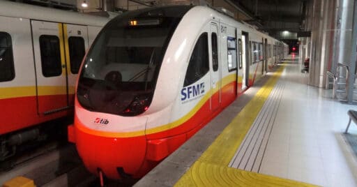 Unidad de la serie 91 de Stadler estacionada en la estación Intermodal. OLAF TAUSCH