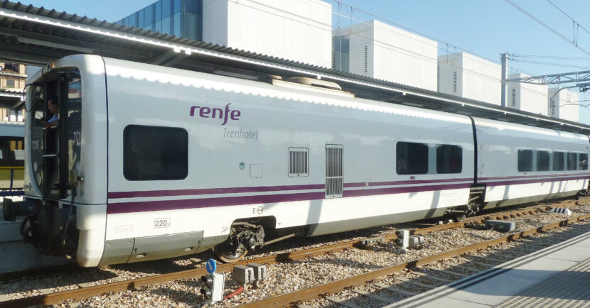 Remolques de Talgo 7 camas antes de iniciar su transformación de Trenhotel a trenes AVE de la serie 107. NACHO.