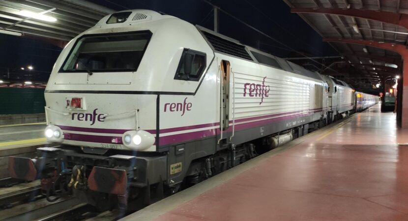 Último Intercity prestado con material Talgo IV. BERNABÉ IGEA