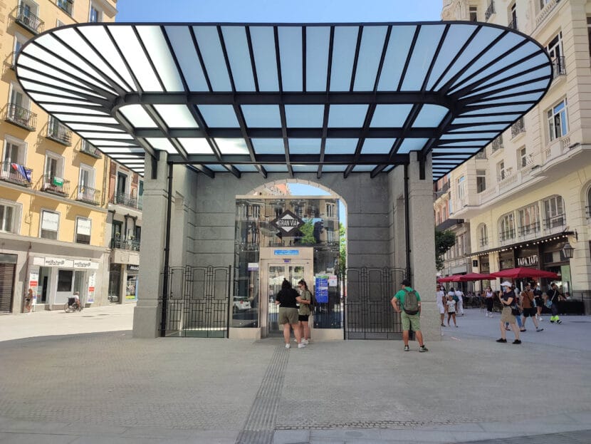 Templete en la estación de Gran Vía. MIGUEL BUSTOS.