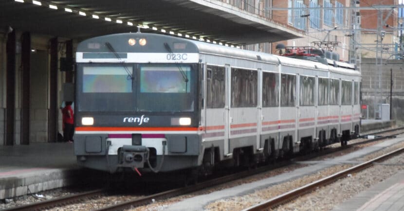 Unidad de la serie 470 de Renfe, que será retirada del servicio con la compra de los 57 trenes eléctricos nuevos.