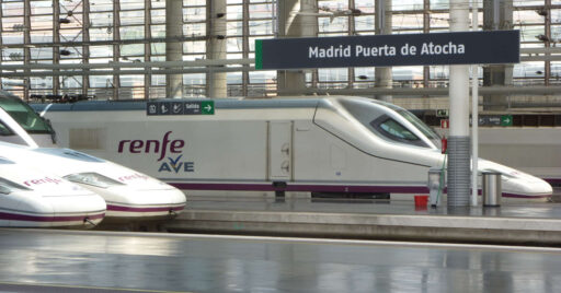 La estación de Puerta de Atocha contará con dos nuevas vías, la 16 y la 17, para reducir el impacto de las obras de la estación pasante. MIGUEL BUSTOS.
