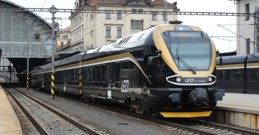 Stadler FLIRT de Leo Express en la Estación Central de Praga. JAN POLÁK.