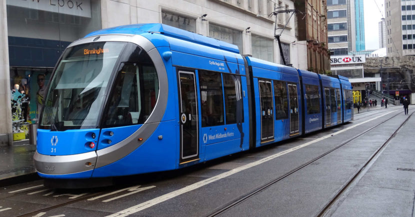 Tranvía Urbos 3 de West Midlands Metro fabricado por CAF. VOICE OF CLAM