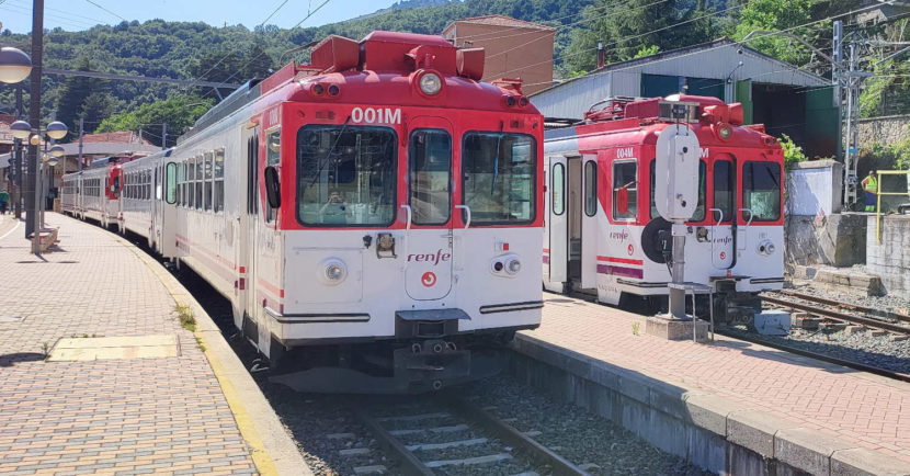 Trenes de la serie 442 de la C-9 de Cercanías Madrid en Cotos