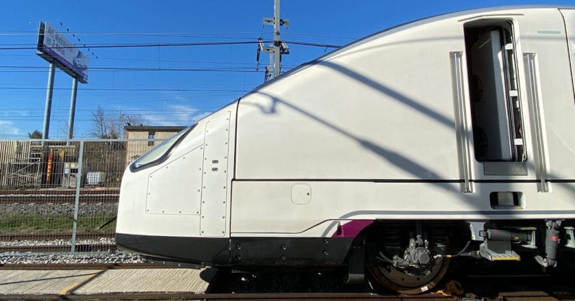 Parte frontal de una cabeza de uno de los 15 trenes Avril de ancho variable. © TALGO.