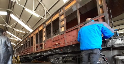 Trabajos de restauración de los coches Costa de la FFE en Siderúrgicas Requena. © FUNDACIÓN DE LOS FERROCARRILES ESPAÑOLES