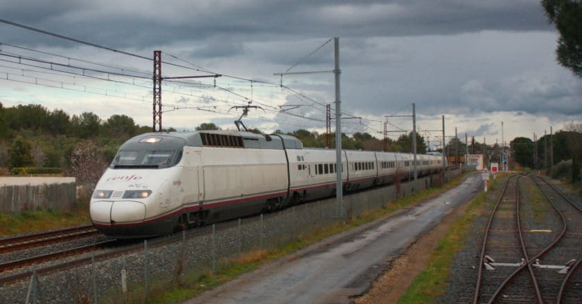 Tren 100-022 haciendo un tren de Renfe-SNCF en cooperación entre Lyon y Barccelona el 14 de febrero. © KEVIN TABOADA.