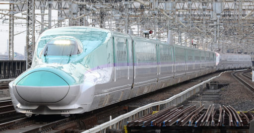 El tren bala descarrilado durante el terremoto de Fukushima estaba formado por una doble composición de serie H5 y E6 como esta de JR Hokkaido. TOSHINORI BABA.