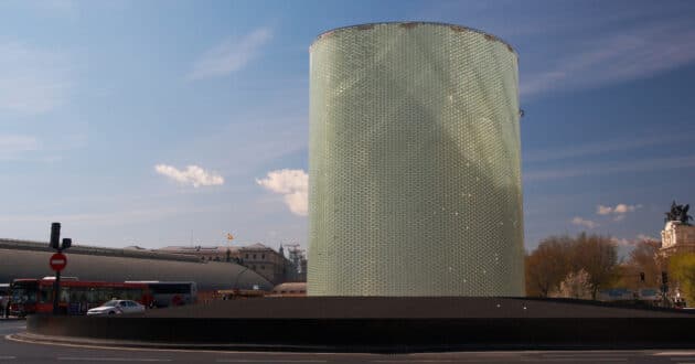 Exterior del monumento a las víctimas del 11-M junto a la estación de Atocha. BARCEX.