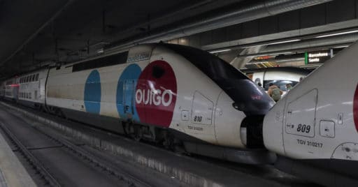 Tren de Ouigo en doble composición en Barcelona Sants. © ENRIQUE CEPEDA (MINIAUTOBUSERO).