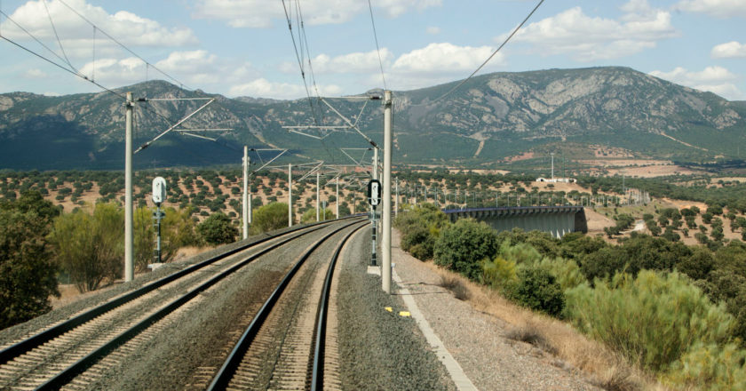 30 años de revolución ferroviaria en España. © ADIF.