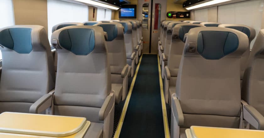 Interior de los nuevos trenes Acela de Amtrak en clase Business. © AMTRAK.