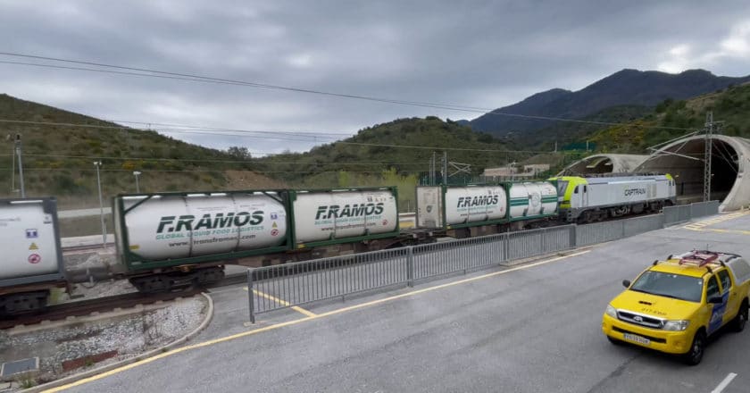 Segundo Tren de la autopista ferroviaria de VIIA operado por Captrain entre Barcelona y Bettembourg entrando en el túnel del Pertús. © LÍNEA FIGUERAS-PERPIÑÁN.