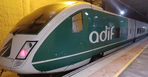 Tren BT de Adif en Murcia del Carmen tras iniciar las pruebas de la LAV entre Beniel y Murcia. © ADIF ALTA VELOCIDAD.
