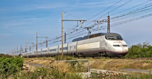 AVE de Renfe de la serie 100 en Nissan-lez-Enserune, Francia. LUIS ZAMORA (ELDELINUX).