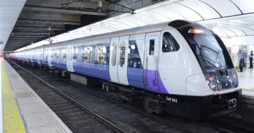 Tren de la Elizabeth Line en la estación clásica de Liverpool Street. MIGUEL BUSTOS