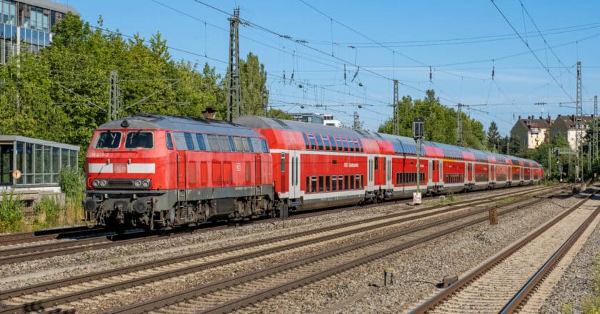 Alemania aprueba el Deutschlandticket, un abono transportes federal para viajar en todos los medios de transporte locales y regionales. PAUL SMITH.