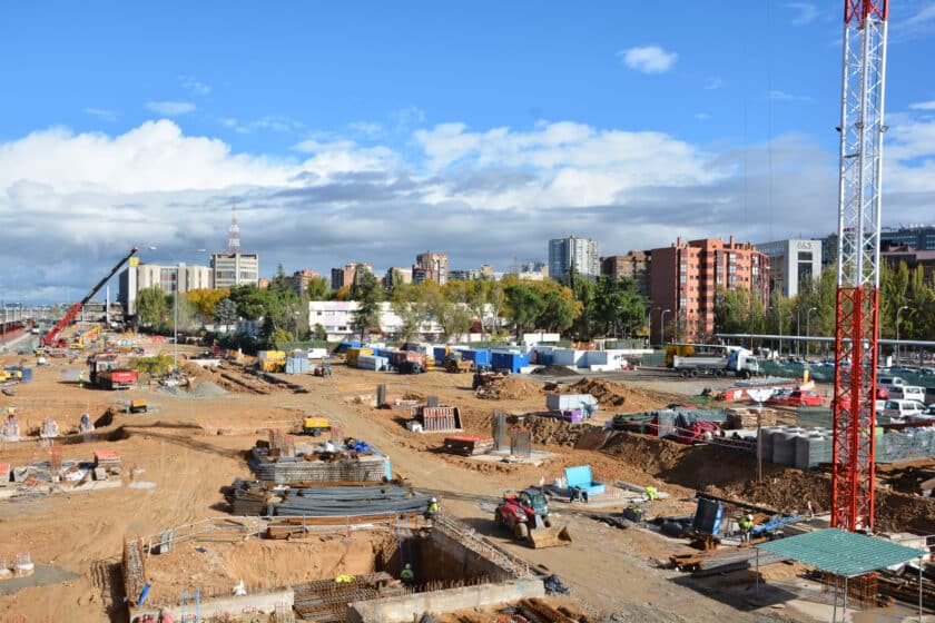 Espacio destinado a la construcción de las nuevas vías de ancho estándar. MARCOS ROMERO.