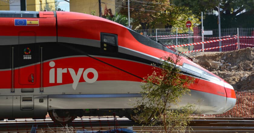 Frecciarossa 1000 109-008 de iryo entrando en la estación de Chamartín. MIGUEL BUSTOS.