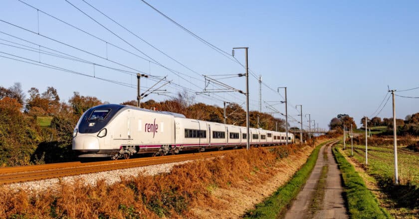 Primeras circulaciones por sus propios medios del Talgo Avril en Francia. © ANTHONY QUERLEAU.