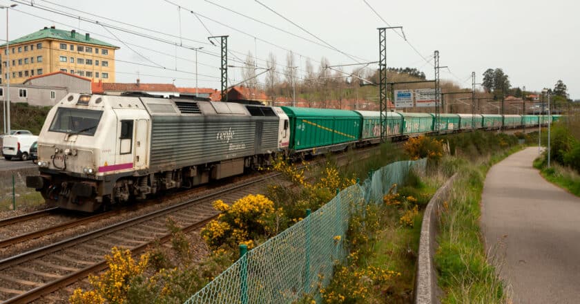 La inversión de 122 millones de euros en Renfe Mercancías estará destinada a la modernización de su material móvil y a la digitalización. IAGO_GV.