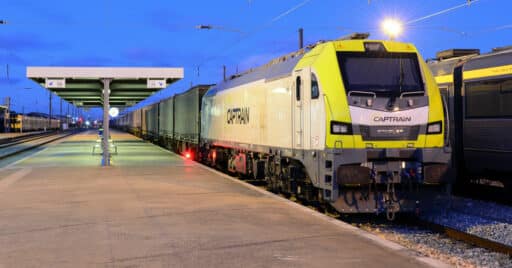 Locomotora 256-007 de la familia EURO6000 operada por Captrain, en la estación portuguesa de Entroncamento. NELSO SILVA.