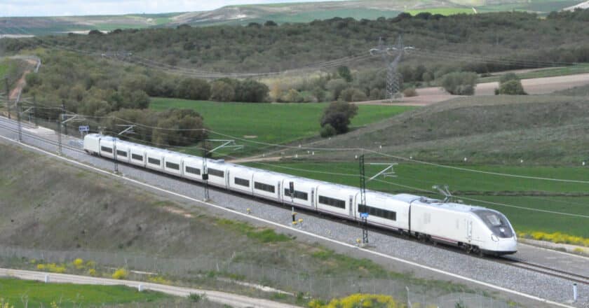 Unidad Talgo Avril de la serie 106 durante una de sus pruebas de homologación. © TALGO.