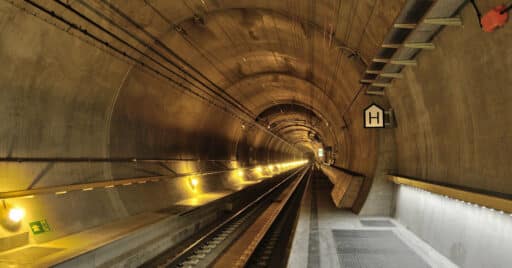 El túnel base de San Gotardo permanecerá cerrado hasta el 23 de agosto como consecuencia del descarrilamiento de un tren de mercancías. ZACHARIE GROSSEN.