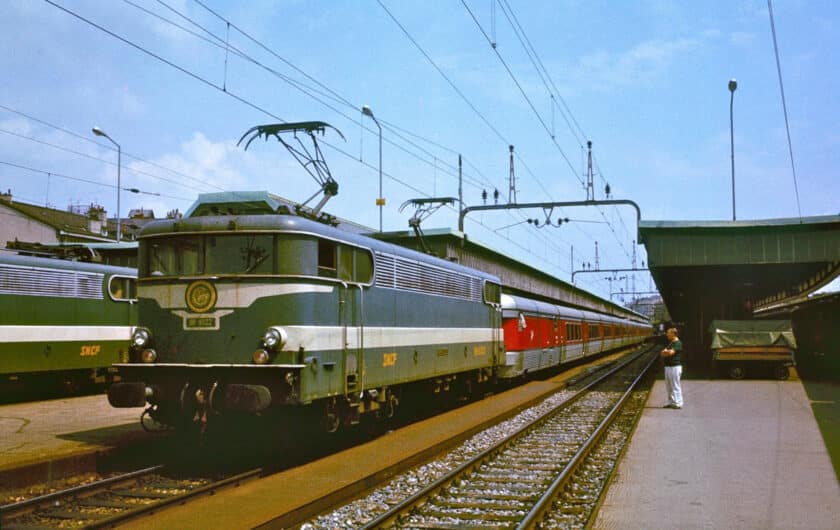 El Catalán Talgo a en la estación Cornavin de Ginebra en julio de 1979. STEVE MORGAN.