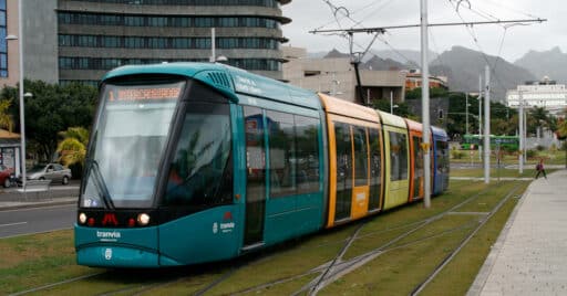 El tranvía de tenerife es el único ferrocarril de las islas canarias en la actualidad. espen franck nielsen