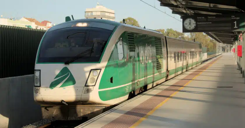 Una variante en lugar de una línea de alta velocidad a Huelva permitirá reducir el tiempo de viaje hasta 50 minutos entre la ciudad y Sevilla. © JOSÉ MIGUEL ViDAL.